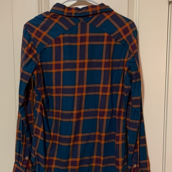 Plaid button up shirt, size Medium - Picture 4 of 5